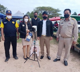 นางวิภาภรณ์  ทองเบ้า รองปลัดอบต.รอบเมือง ได้รับมอบหมายจาก ท่านจิราพร  เกษมทรัพย์ นายกอบต.รอบเมือง พร้อมด้วยข้าราชการ เจ้าหน้าที่ผู้รับผิดชอบ ลงพื้นที่ตรวจสอบราคาสินค้าตลาดสดบ้านเปือย เมื่อวันที่ 21 กุมภาพันธ์ 2565 