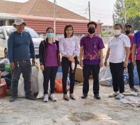 วันที่ 17 มีนาคม พ.ศ. 2566 คณะทำงานเจ้าหน้าที่ องค์การบริหารส่วนตำบลรอบเมือง รับสมัครสมาชิก/รับซื้อขยะ กองทุนคัดแยกขยะ สะสมเงินทอง คุ้มครองสุขภาพ ในเขตพื้นที่ตำบลรอบเมือง